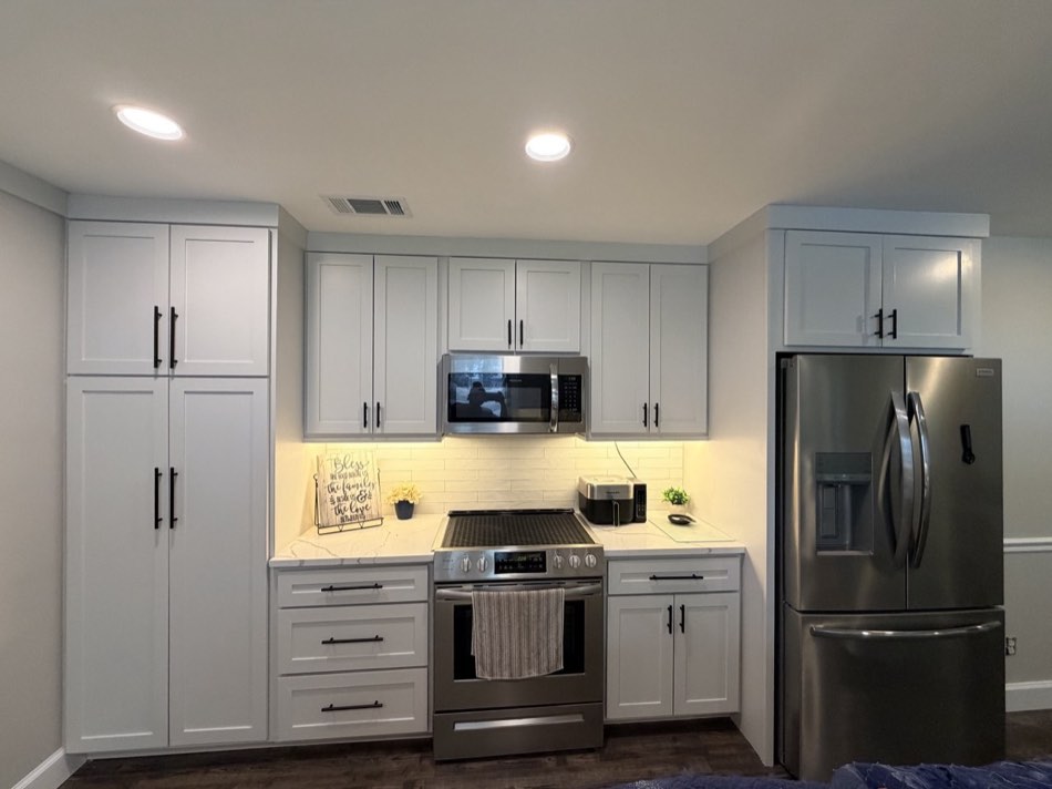 12 / Kitchen reveal · Shop finish