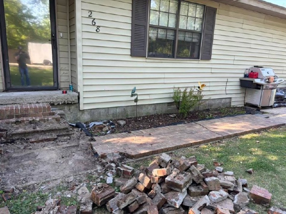 21 / Backyard patio · Fire pit