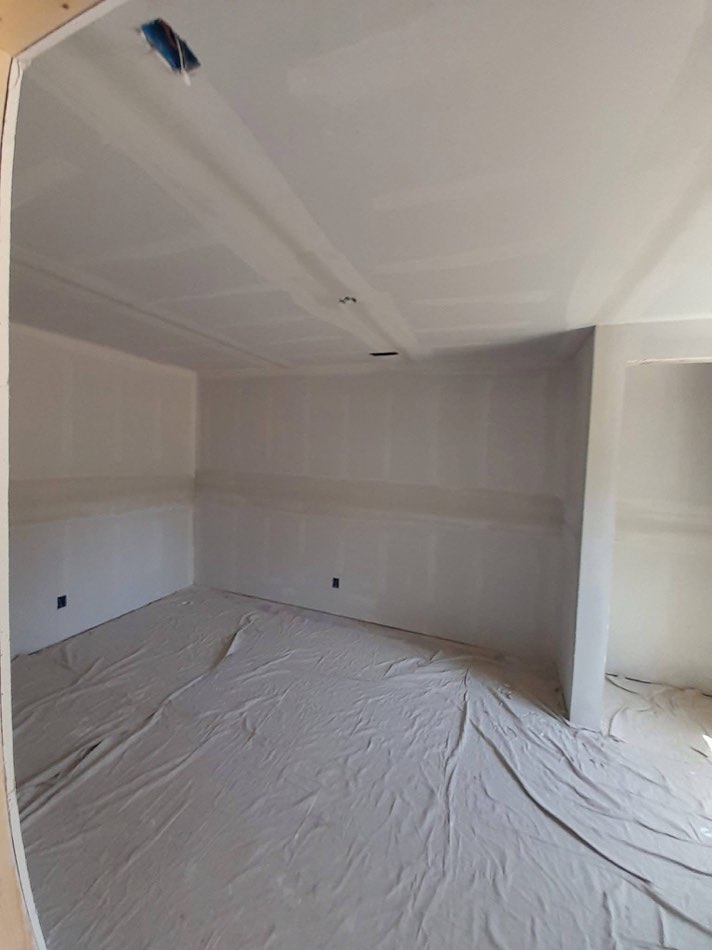 15 / Tighter angle · Mudded room