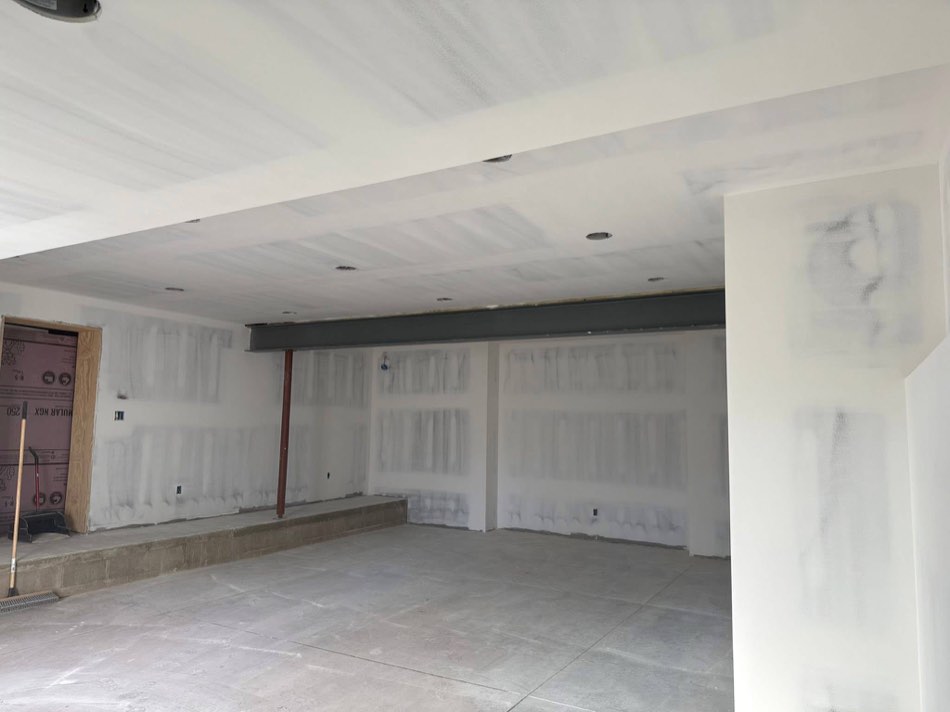 17 / Skim-coat wide · Steel beam