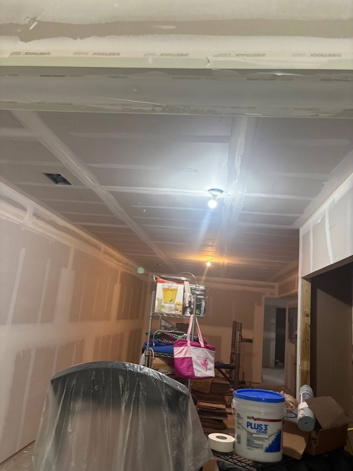 19 / Hallway with windows · Tape