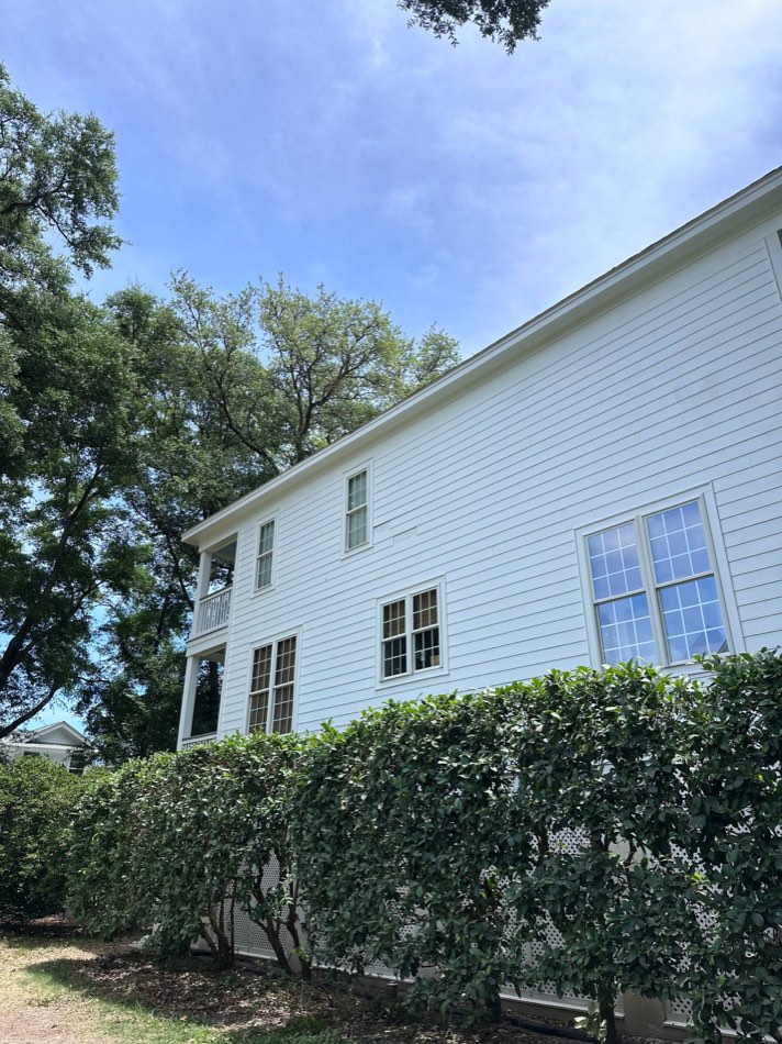 14 / Side elevation · White finish